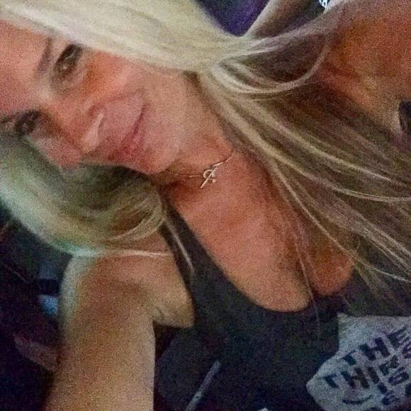 Meet your Posher, Nichole - Picture 1 of 1